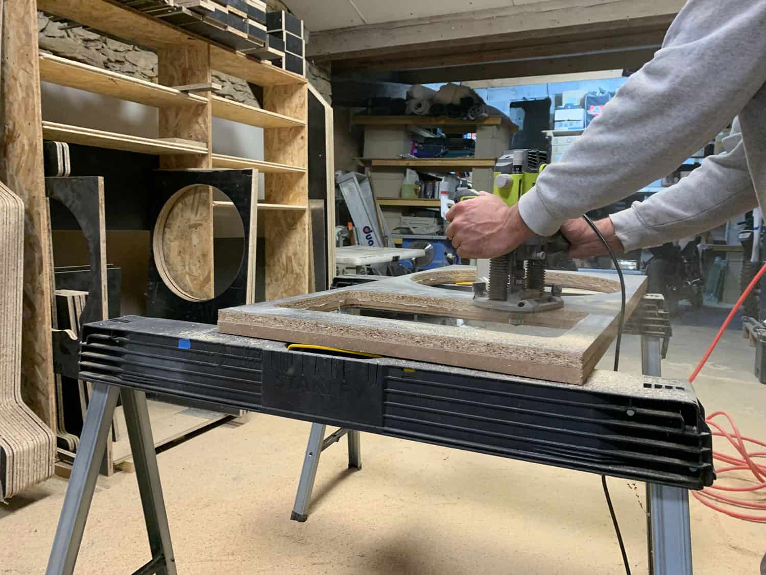 Fabrication artisanale d'une borne d'arcade en bois mélaminé 19mm.